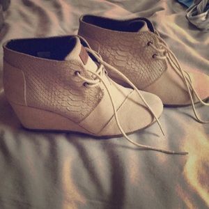 TOMS booties. Beige with beige snake print.